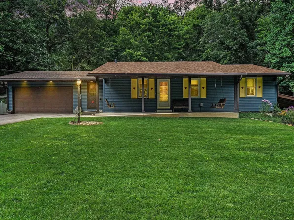 510 Crystal Valley Dr, Middlebury, IN 46540