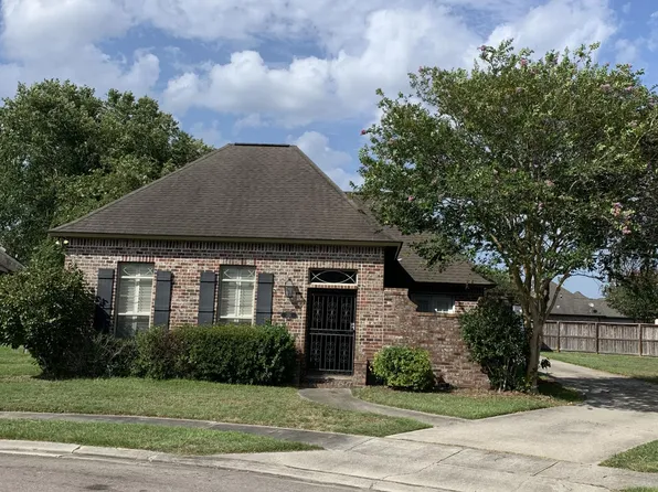 2111 Springstone Dr, Baton Rouge, LA 70810