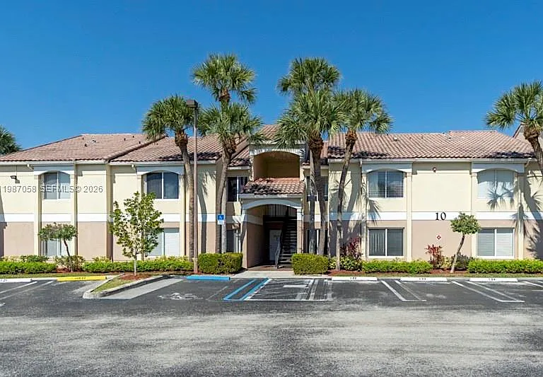 815 W Boynton Beach Blvd #10-205 — Photo 4