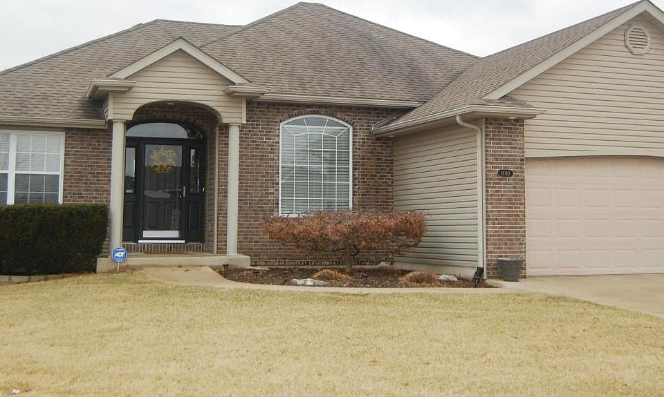 1st image of 1800 Longstreet Dr