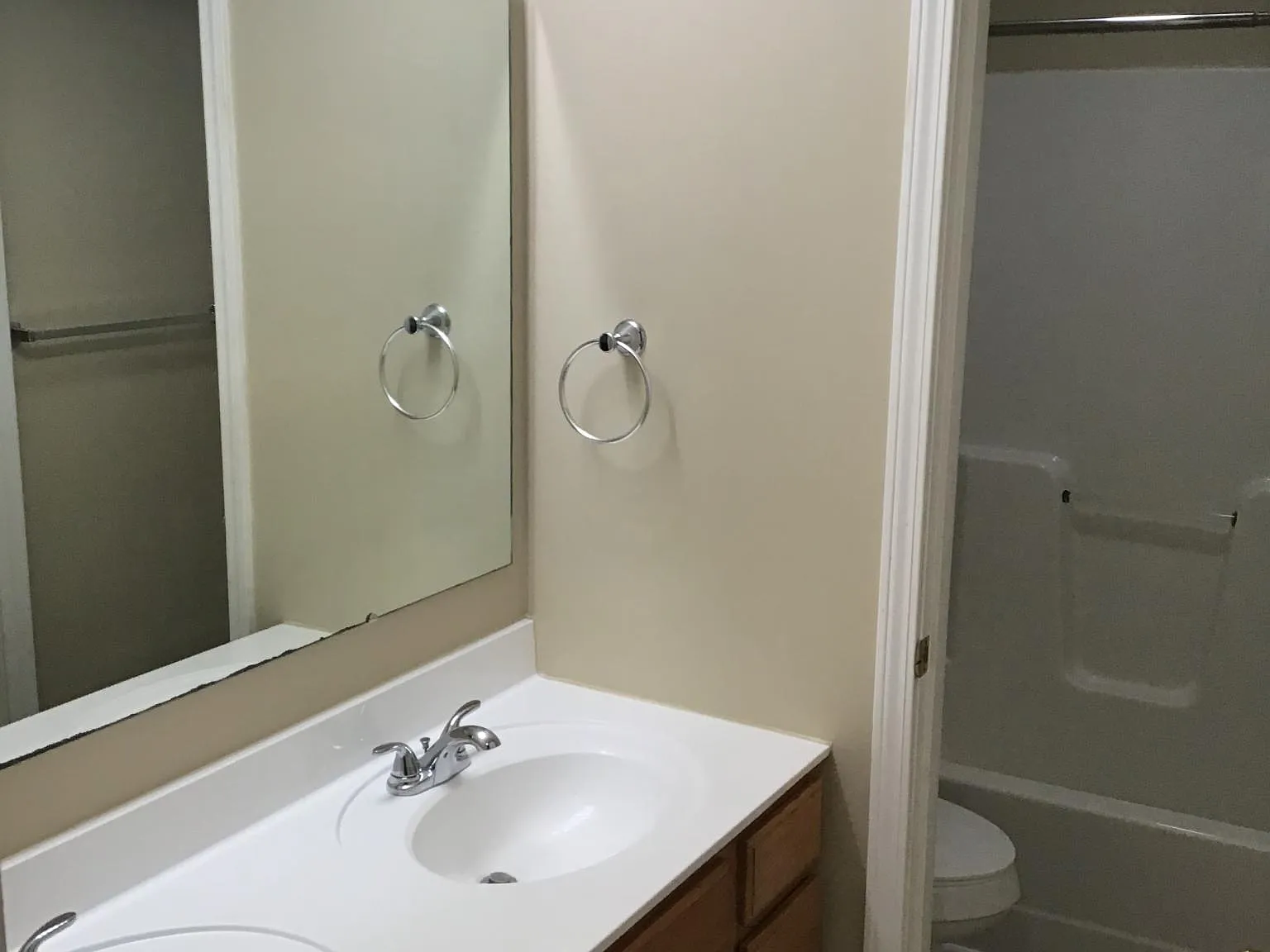 48 N Plains Rd — Photo 3