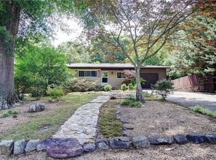 221 Hillcrest Dr, Calhoun, GA 30701
