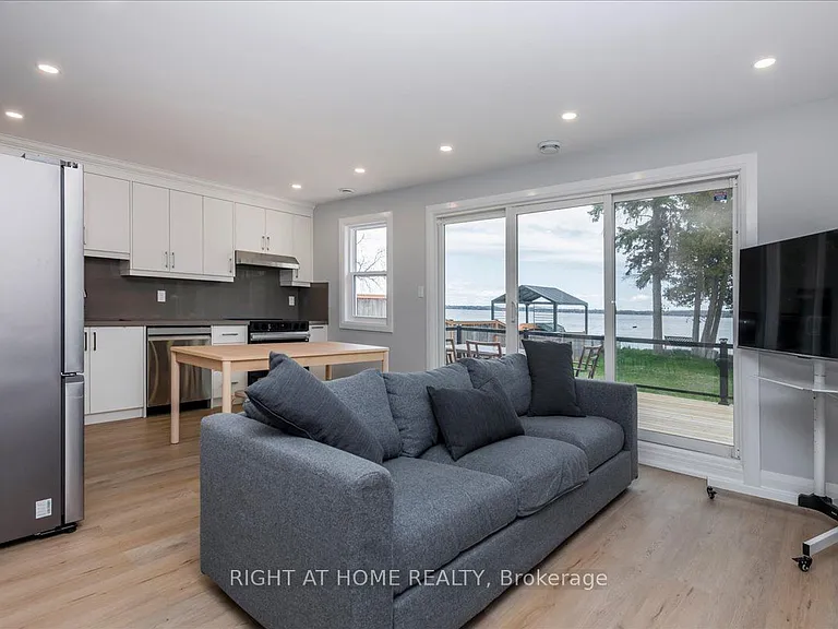 241 Rockaway Beach Pl — Photo 8