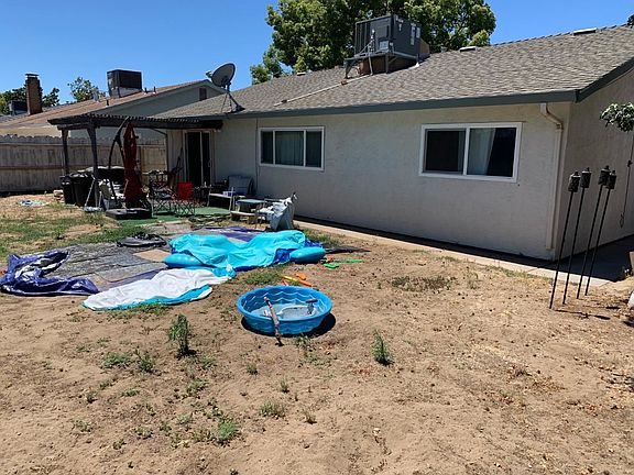 5th image of 628 Camelia Ln