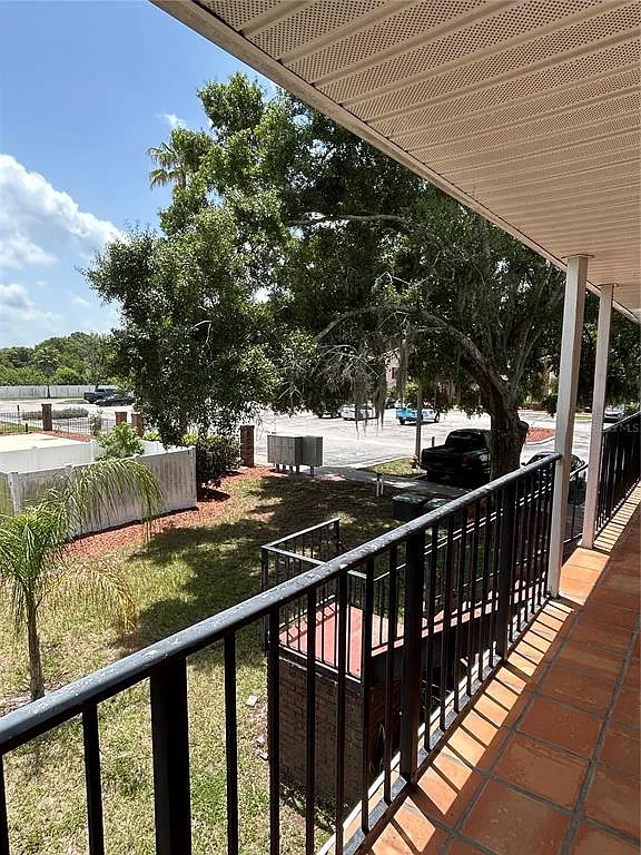 2 bed, 1.0 bath, 800 sqft, $1,350 — Photo 3