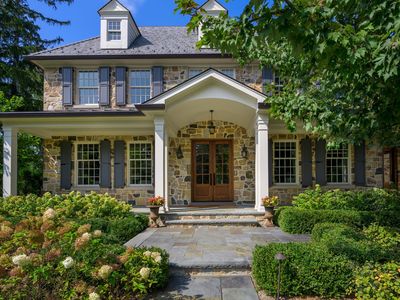 1234 Spruce Dr, Glenview, IL, 60025