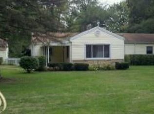 19824 Milburn St, Livonia, MI 48152