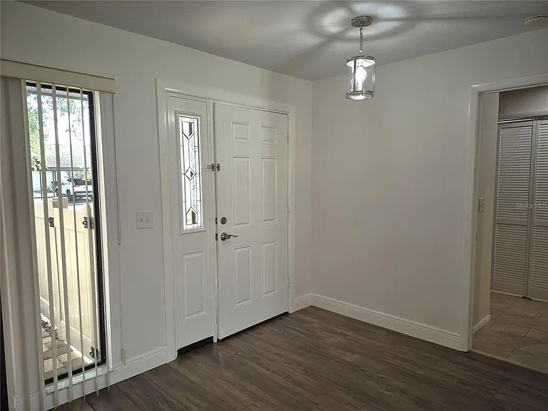 160 Joanne Pl — Photo 5