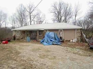 3136 Mullins Rd, Byrdstown, TN 38549