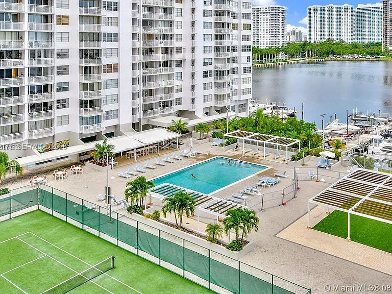 18041 Biscayne Blvd #801 — Photo 3