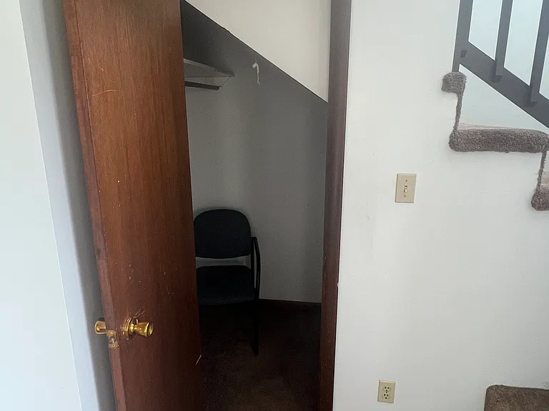 526 Grant Ave — Photo 7