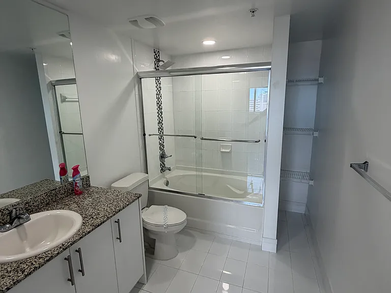 1018 Sunny Isles Blvd — Photo 7
