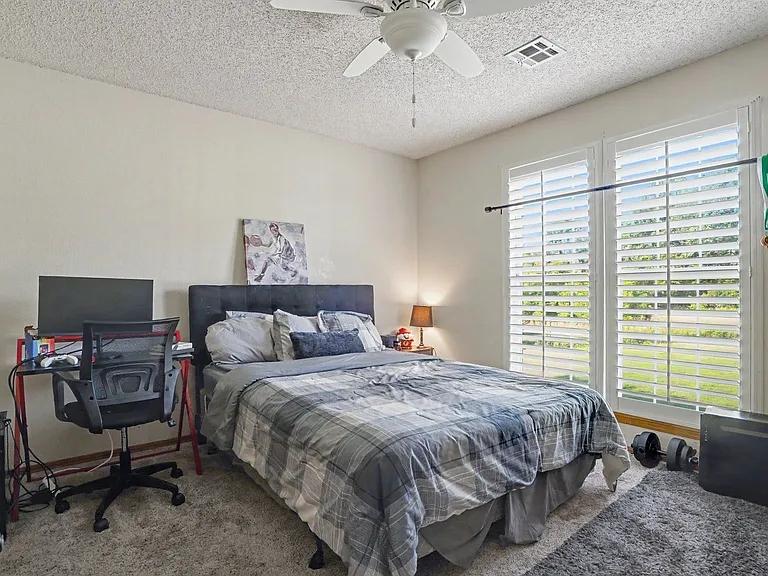 710 Christmas Ln — Photo 26