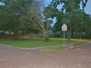 211 Calvin St, Pasadena, TX 77506
