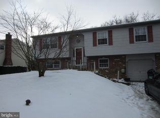 325 Hanby Cir, Upper Chichester, PA 19061