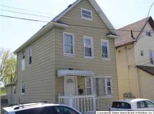 4 Lockman Pl, Staten Island, NY 10303