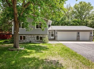 412 Egret Blvd NW, Coon Rapids, MN 55448