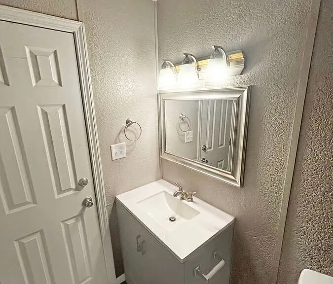 167 Peter Ct #D — Photo 12