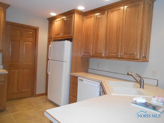 4th image of 307 Oakview Dr