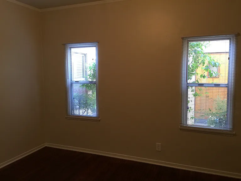 774 Redondo Ave #10 — Photo 9