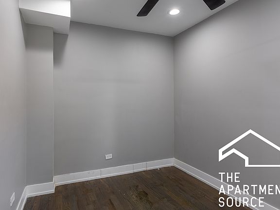 3rd image of 2839 W Wellington Ave