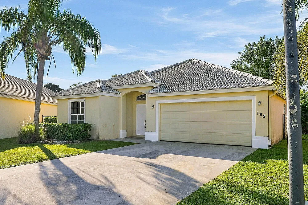 3 bed, 2.0 bath, 1610 sqft, $2,970 — Photo 3