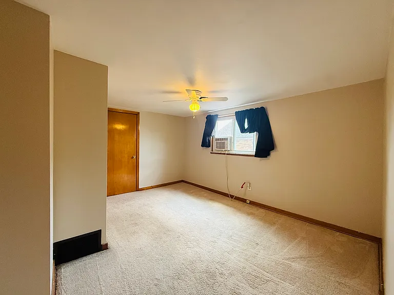 517 Center Ave #2 — Photo 5