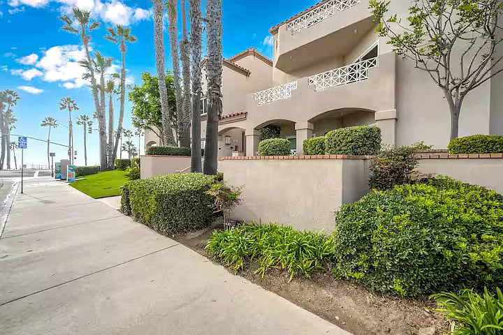 900 Pacific Coast Hwy #111 — Photo 34