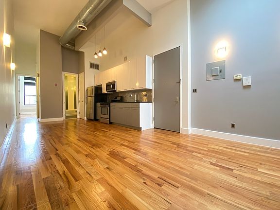 2nd image of 1438 Greene Ave #3RR