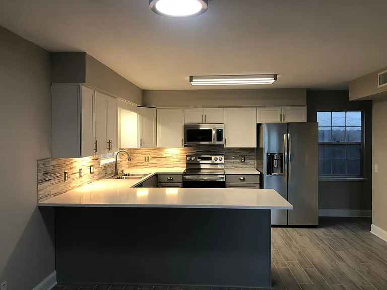 685 Sturdivant Ave — Photo 3