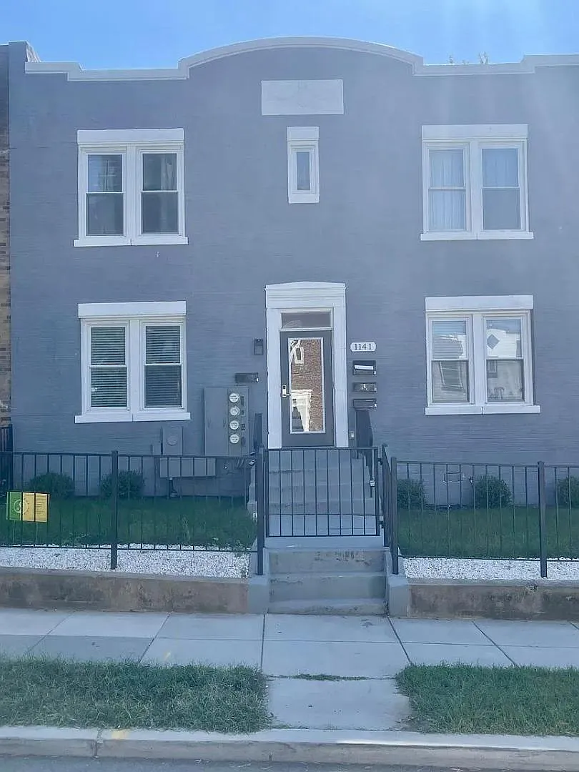 1141 Owen Place Northeast - 2 — Photo 4