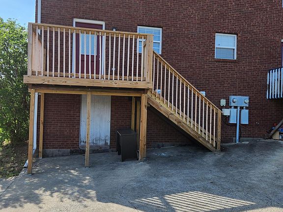 2nd image of 434 Sara Leigh Dr #2