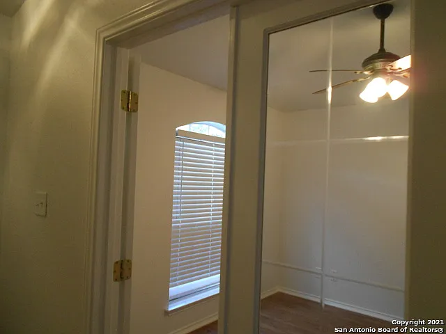 3 bed, 2.0 bath, 1653 sqft, $1,800 — Photo 4
