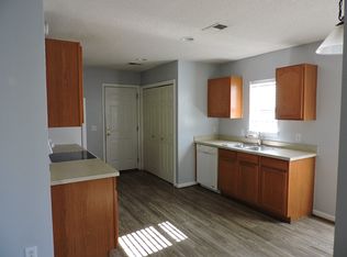 205 Barnwell St, Summerville, SC 29483