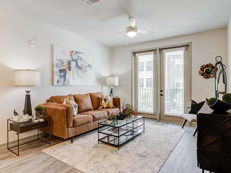 The Tomlin Luxury Apartments — Photo 19