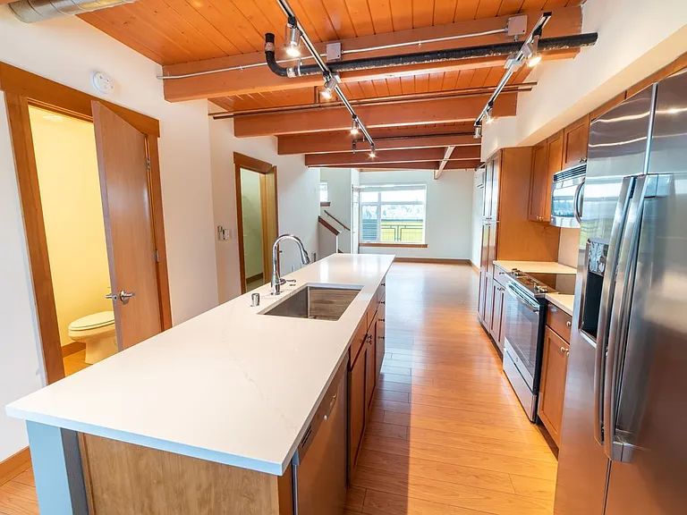 Union Bay Lofts — Photo 14