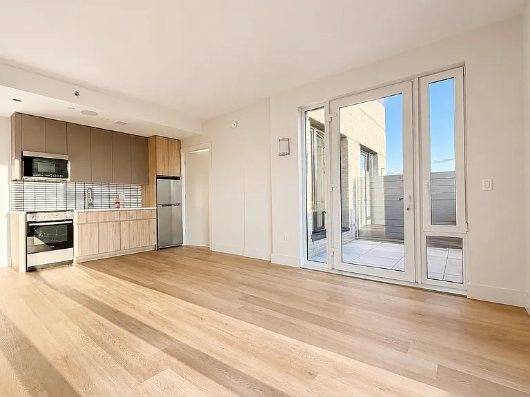 91 Bruckner Blvd #701 — Photo 4