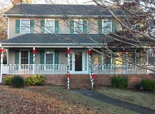 5253 Bridge Pointe Dr, Clemmons, NC 27012