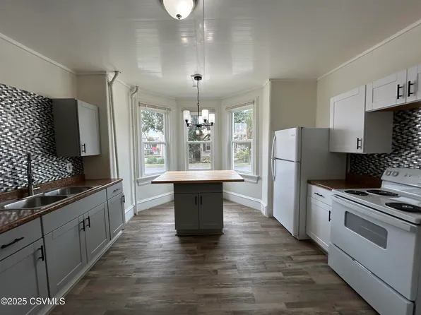 738 N 4th St, Sunbury, PA 17801