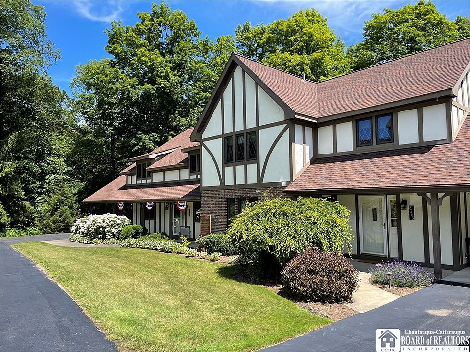 1st image of 8243 Canterbury Dr
