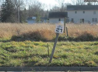 4885 Tree Line Trl, New Middletown, OH 44442