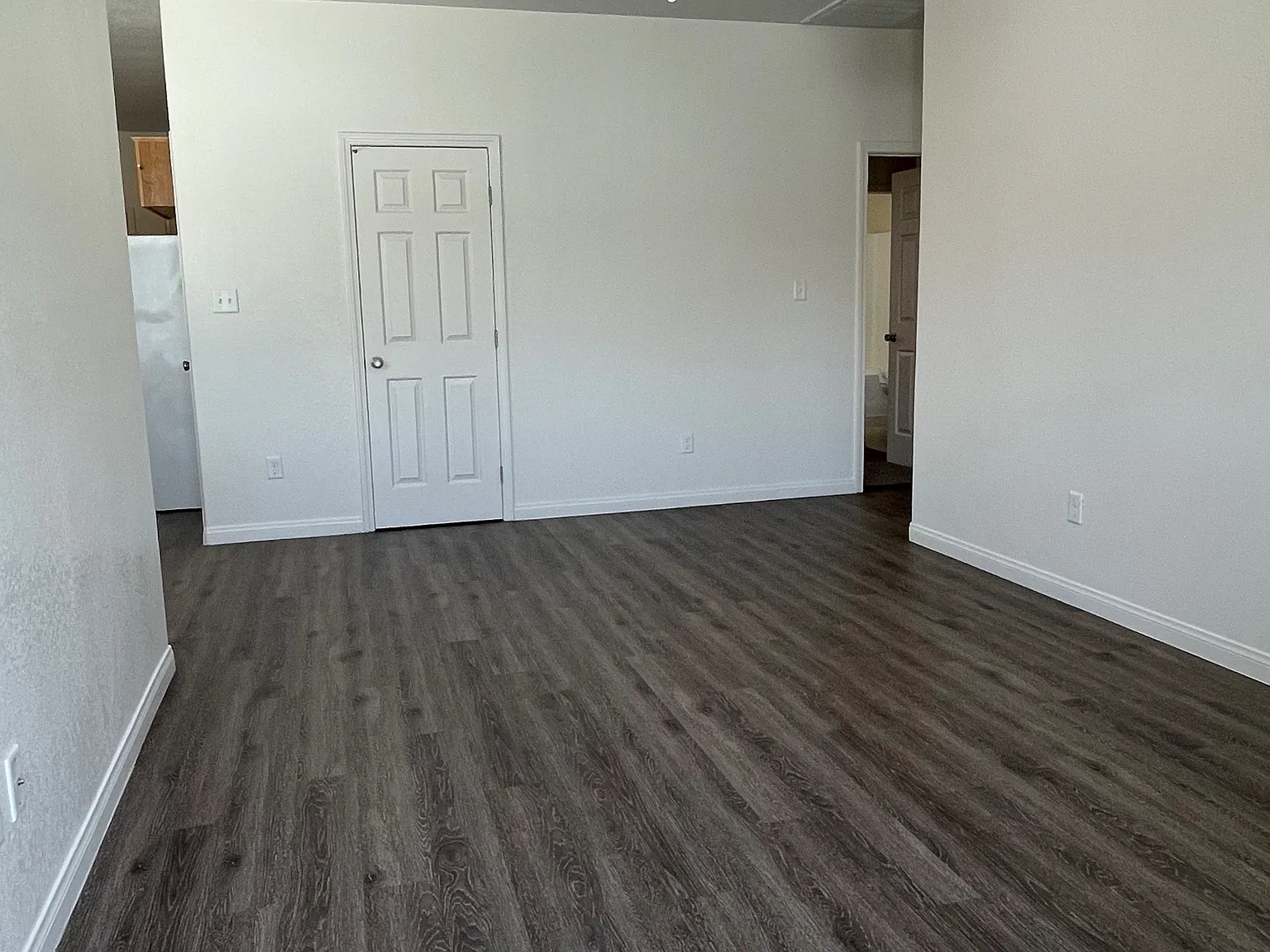 2 bed, 910 sqft, $1,695 — Photo 3