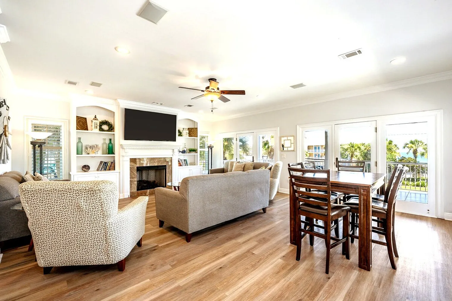 8 bed, 6.0 bath, 4940 sqft, $9,547 — Photo 1