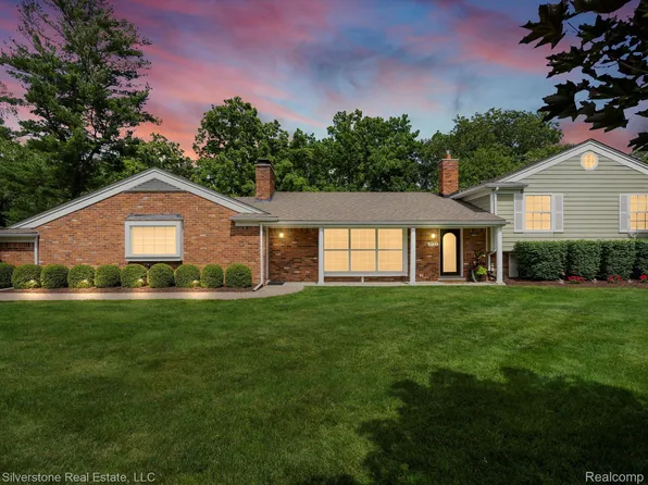 3721 Thornbrier Way, Bloomfield Hills, MI 48302