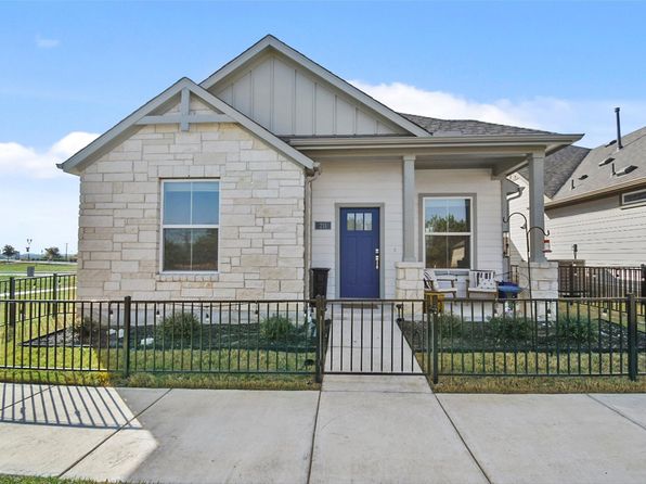 211 Pinnacle Ln, Kyle, TX 78640