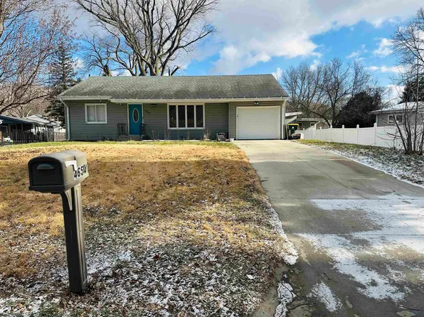 4654 Meadow Ln, Sioux City, IA 51104