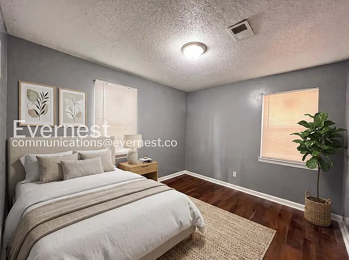 5 bed, 2.0 bath, 1867 sqft, $1,880 — Photo 4