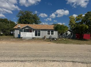 4 Johnson St, Eden, TX 76837