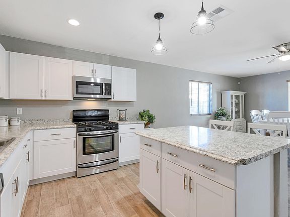 5th image of 4226 N 30th Dr