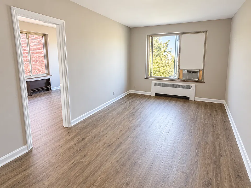 2076 Elm Ave #16